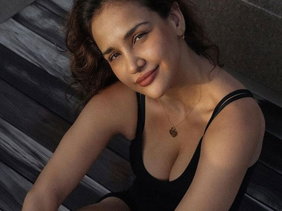Lovely Looks Of Aisha Sharma